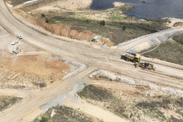 Regulator zeroes in on mobile plant controls after near miss